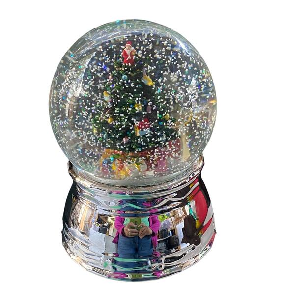 Spode Musical Snow Globe Christmas Tree - Picture 1 of 5